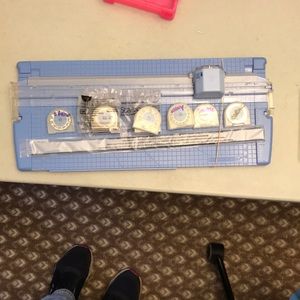 Creative Memories paper trimmer with interchangeable decorative blades